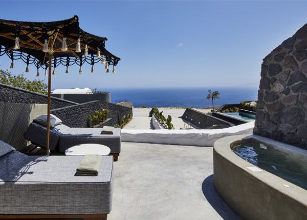 CAVE SUITE SEA VIEW PRIVATE HEATED JACUZZI