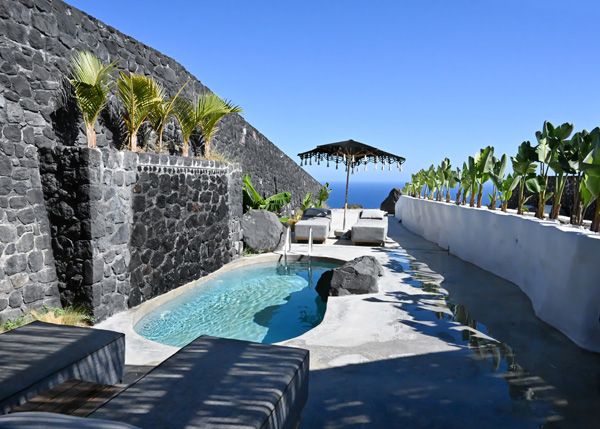 GRAND CAVE SUITE SEA VIEW PRIVATE HEATED POOL